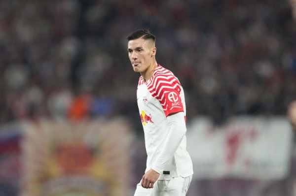 罗马诺：曼联与塞斯科团队磋议&磋议条目，展望球员很快决定翌日