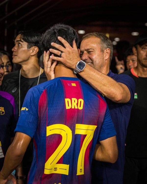 世体：巴萨给小将德罗制定成长决议，他将在一队二队之间走动教练