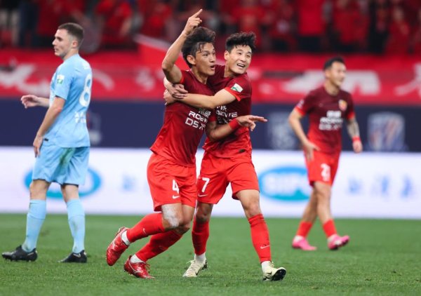 武磊张琳芃巴尔加斯破门 上海海港3-1校服河南队