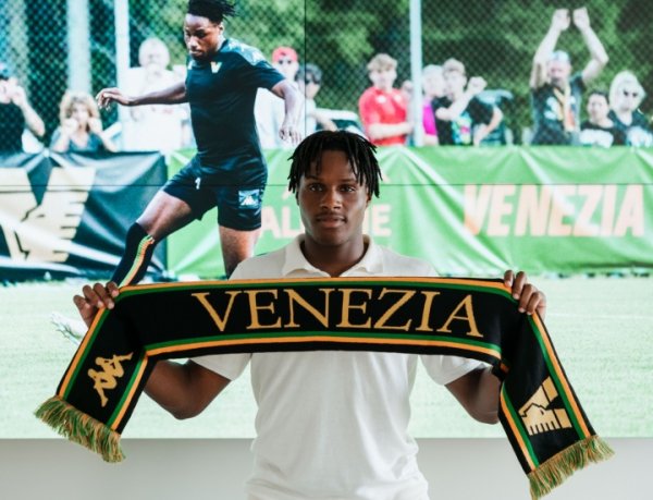 斯基拉：尤文尝试先租后买引进威尼斯时尚奥科罗，买断费200万欧