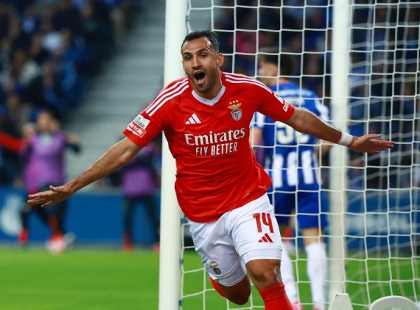 葡媒：纽卡寻新时尚已派球探伤验帕夫利季斯，本菲卡视他为非卖品