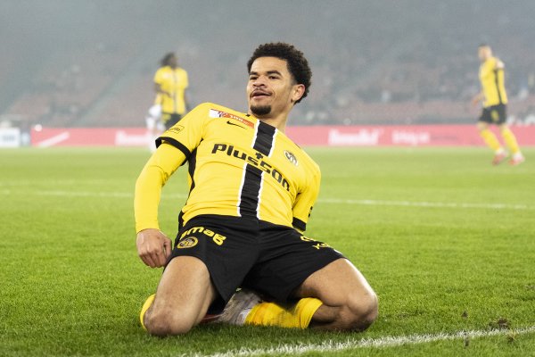 隆戈：米兰洽商今天敲定年青东谈主边卫阿泰卡梅，总价900万欧元