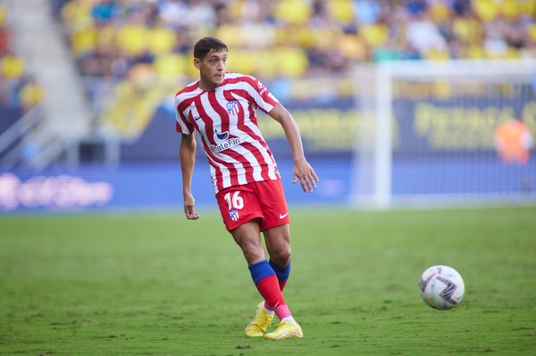 记者：马竞与尤文初步商谈莫利纳、冈萨雷斯互换交游