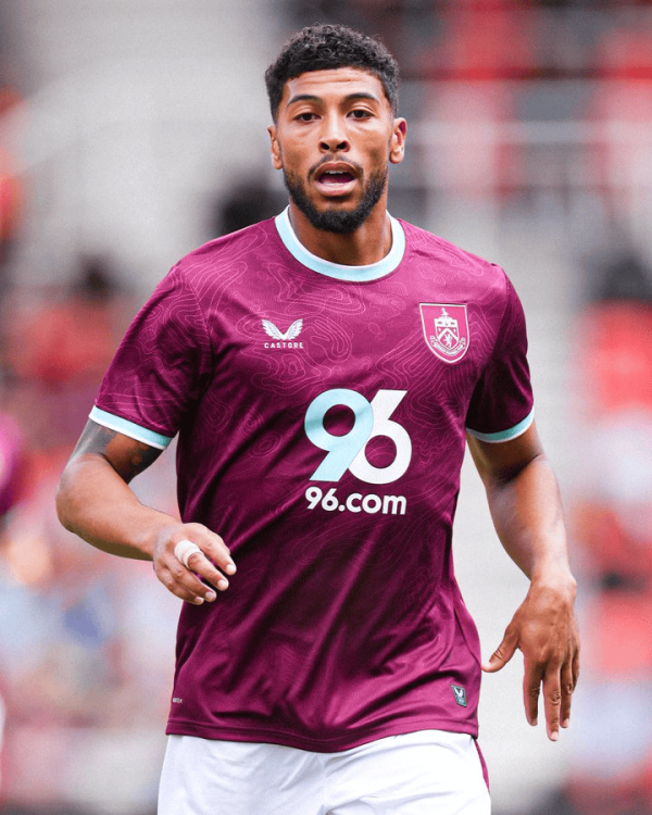 圆梦, 伯恩利中场劳伦特缔造11岁首级别联赛后演英超首秀