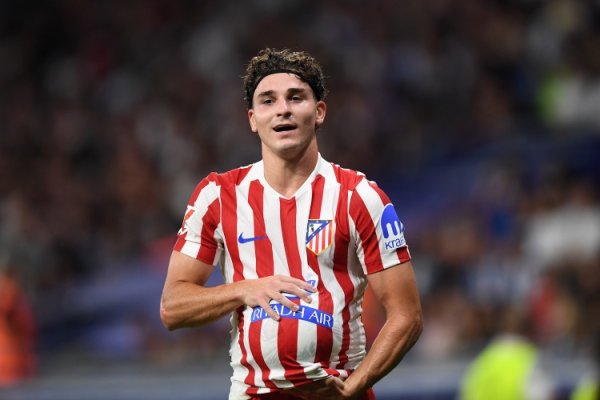 去巴萨交班莱万?六台:阿尔瓦雷斯的团队合计签约马竞是一个失实