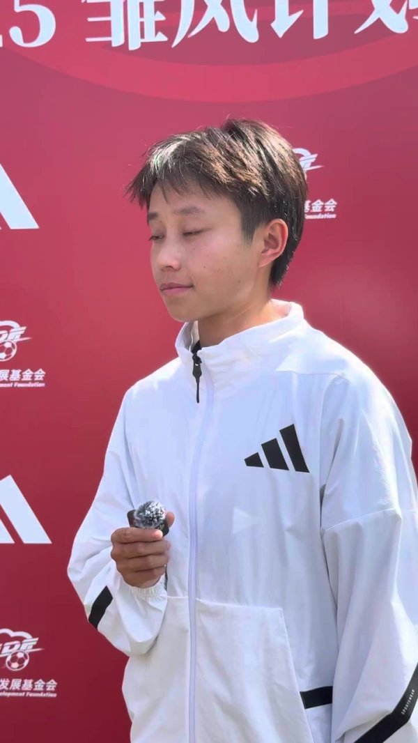 张琳艳说念雏凤野心：但愿她们服气这条路走下去，不要因穷苦胡闹