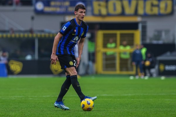 记者:马赛正与国米筹议帕瓦尔,报价有偿租赁+1500万欧买断选项