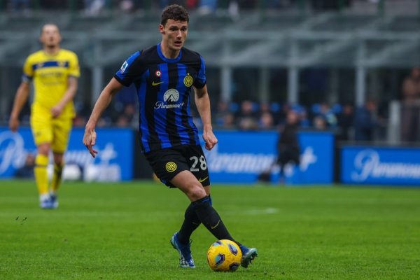 罗马诺:马赛租赁+买断隆重报价帕瓦尔,最终决定权在国米手中