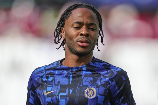 TA：切尔西未能为斯特林找到下家，他不肯去沙特土耳其或好意思职联