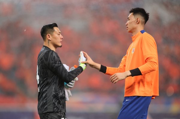 鲁媒：于金永、彭啸驰援U22国足 泰山队备战京鲁大战东谈主员不及