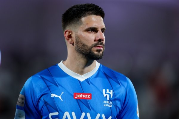 罗马诺：米特洛维奇加盟赖扬来往完成，统共文献齐已签署