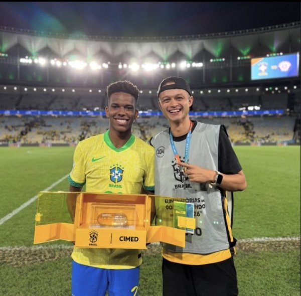 资质拉满！18岁埃斯特旺倒钩斩首球+获MVP，切尔西巴西双权门首发