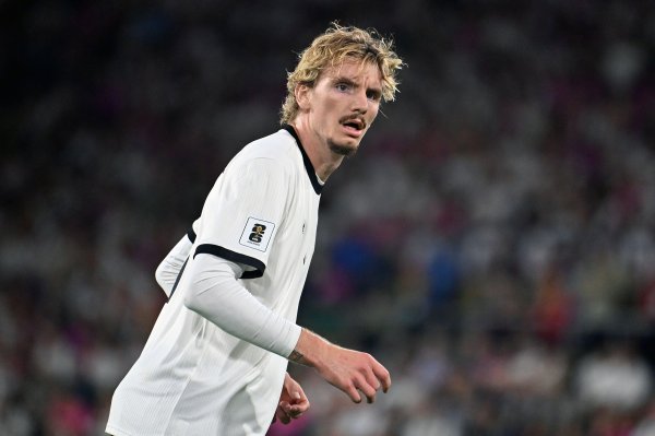 沃尔特马德：我一铁哥们搬来英格兰和我一说念住 纽卡沮丧终点好