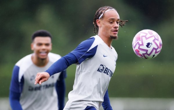 西蒙斯：我确切很鼎沸加盟热刺，球队的心态即是要赢得更多奖杯