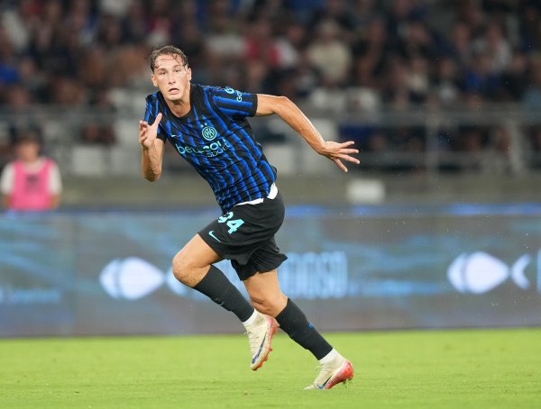 米体：F-埃斯波西托最近几周住在国米慎重基地，专心慎重进步我方