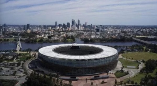 共和报：米兰与科莫的联赛将在澳大利亚举行，现已获取欧足联批准