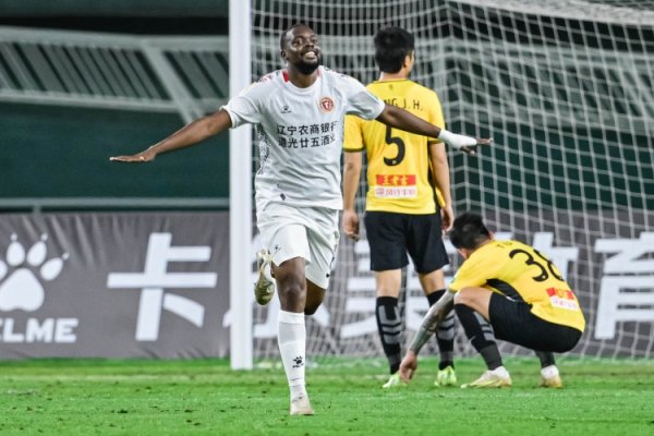 28球不含点球！辽宁铁东谈主外助姆本扎冲突中甲单赛季进球记录