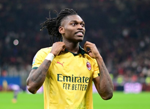 埃尔纳内斯：囧叔本赛季只犯两个错，分歧是罢休莱奥和让他踢中锋