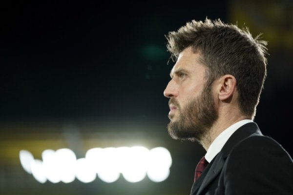 卡里克：曼联让时尚回撤到中场维持B费和卡塞米罗 库尼亚回追积极