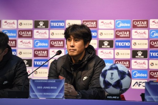 成王人蓉城赛前新闻发布会：球队已作念好充分准备，力图踢出精彩比赛