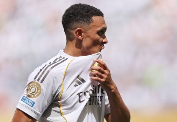 乔科尔：阿诺德是利物浦培养出来的，但愿赛后球迷能给他起立饱读掌