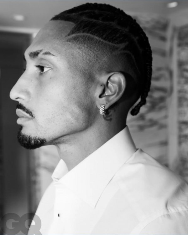 拉菲尼亚：巴西球员不自律且爱玩已是夙昔，足球仅靠资质是不够的