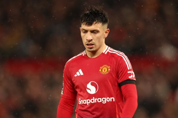 曼晚：利马蓝本的首发位置被卢克·肖占据，他要恭候契机