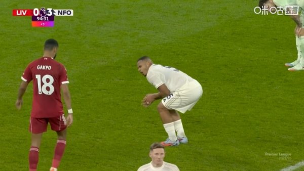 豪杰😱丛林中卫用裆部挡出基耶萨近距离爆射，忍着剧痛坚执扫视