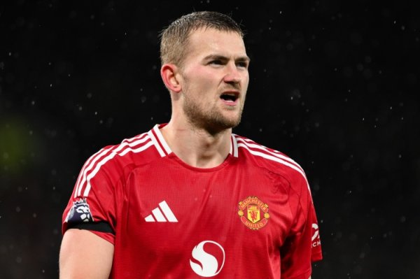 多打一东谈主仍输球！德里赫特：球队短缺在要津时间挺身而出的渴慕