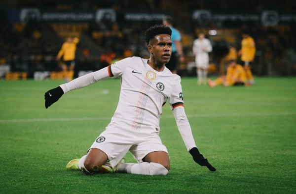 罗马诺：切尔西对埃斯特旺相配闲散，库库雷利亚今夏已签新条约