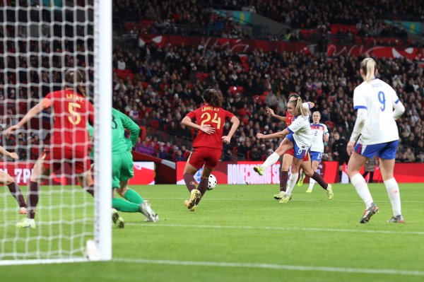 北青：友谊赛踢成“友尽赛”，中国女足与天下强队差距越拉越大